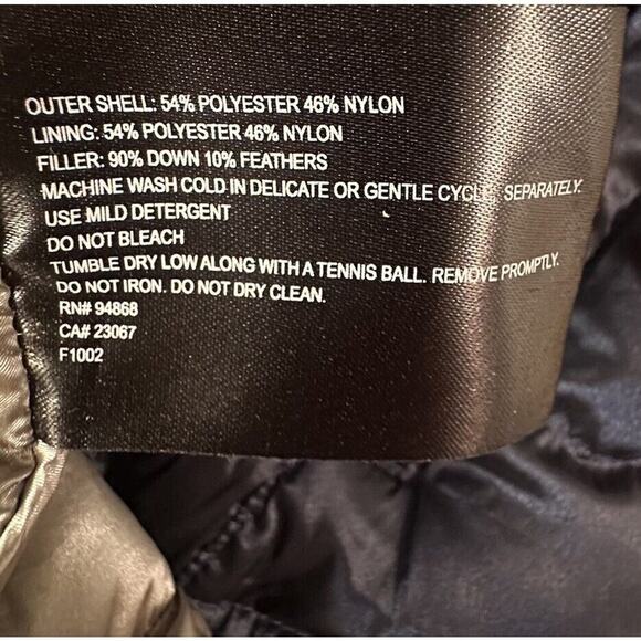 Bernardo Vest Women's Sz S Navy Metallic Goose Down Puffer Zip Athleisure Gorp - Picture 8 of 12